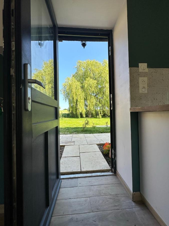 Gite Confortable Au Milieu Des Pres - La Ferme De Montigny Neauphe-Sur-Dive 외부 사진